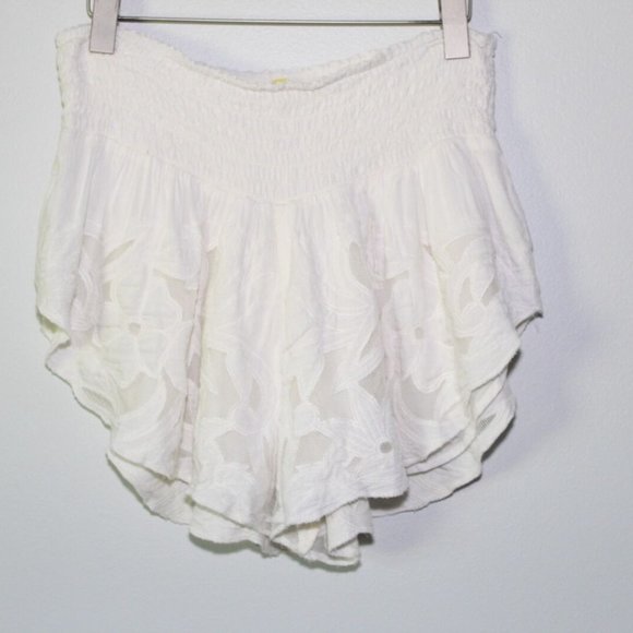 Free People Lace Kadek Shorts Off White Smocked Floral Cutout Size Large H13520 - Picture 2 of 10
